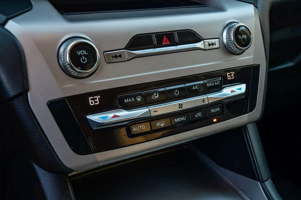 Thumbnail: 2021 Ford Explorer - 21