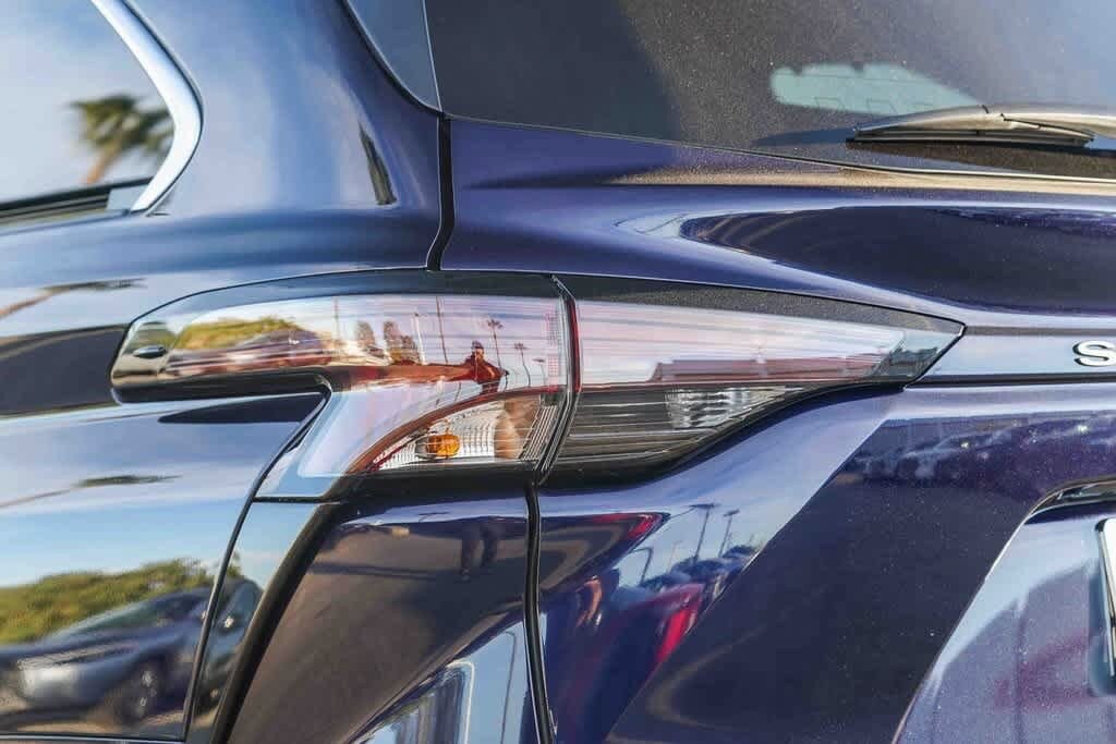 Thumbnail: 2026 Toyota Sienna - 9