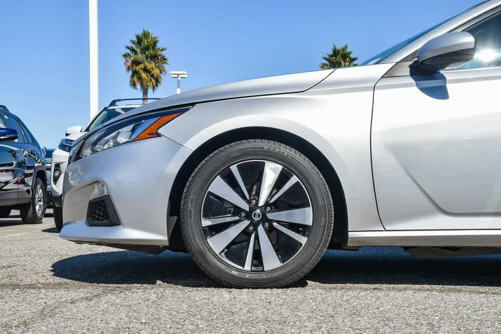 Thumbnail: 2021 Nissan Altima - 10