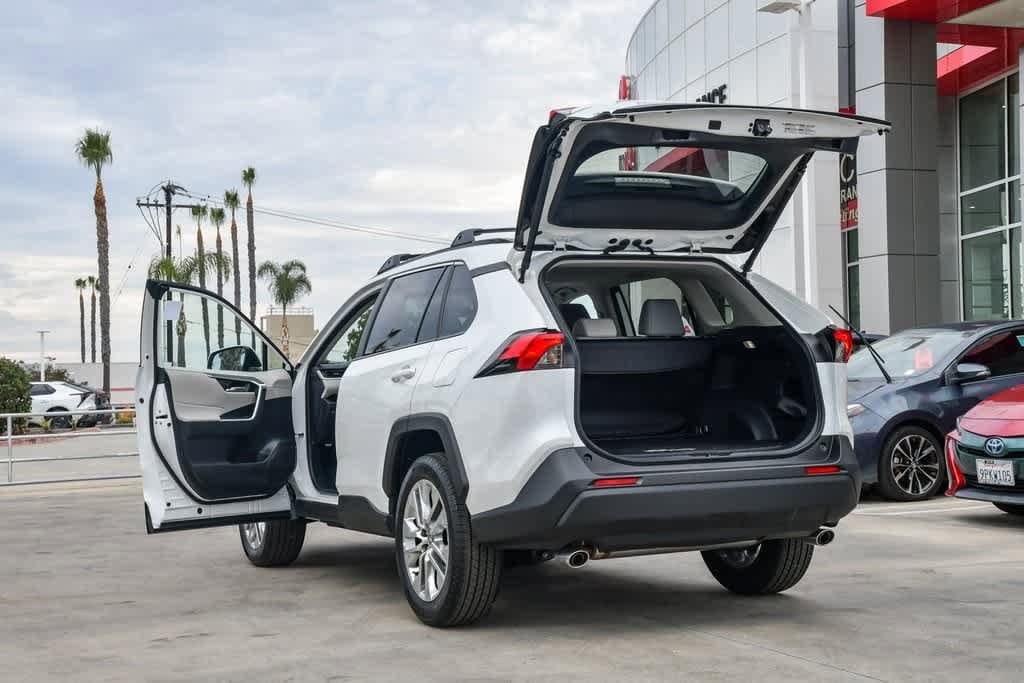 Thumbnail: 2025 Toyota RAV4 - 28