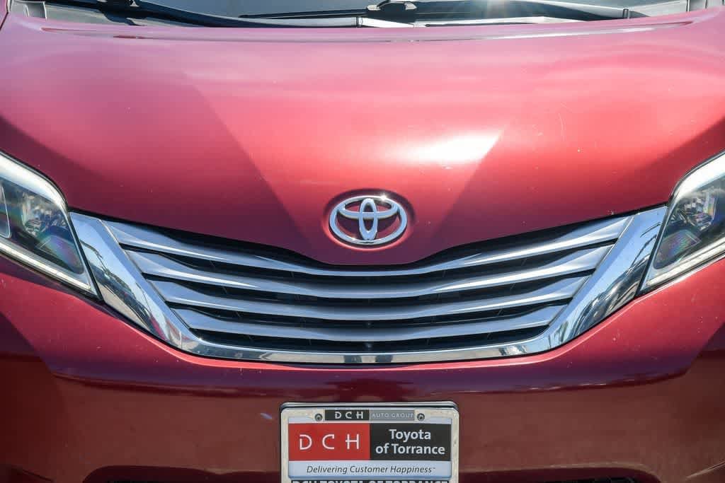 Thumbnail: 2015 Toyota Sienna - 5