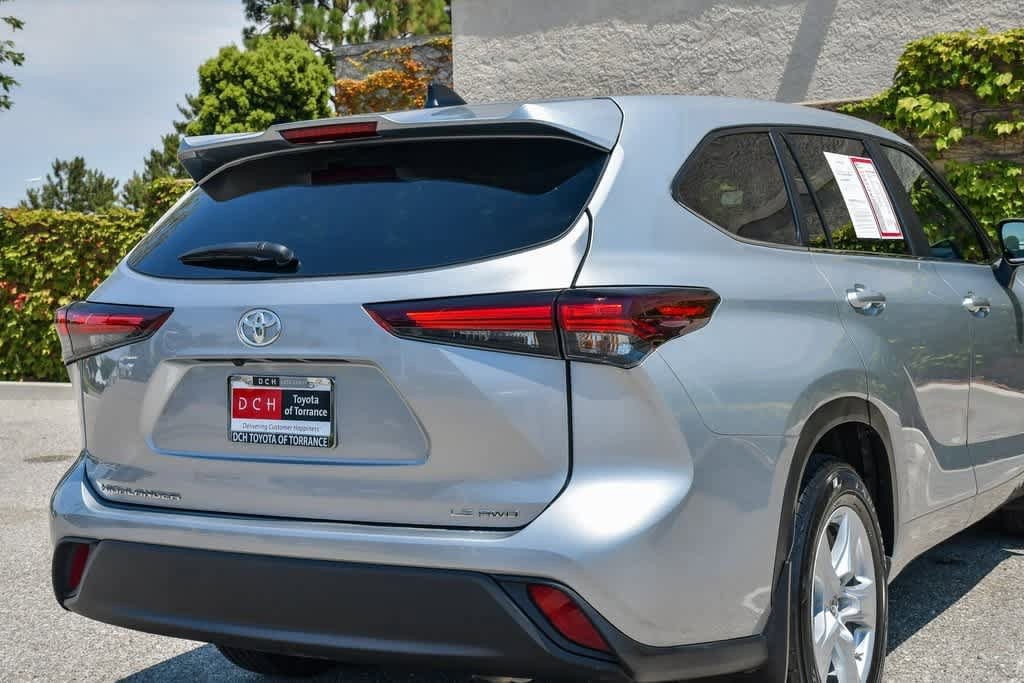Thumbnail: 2024 Toyota Highlander - 9