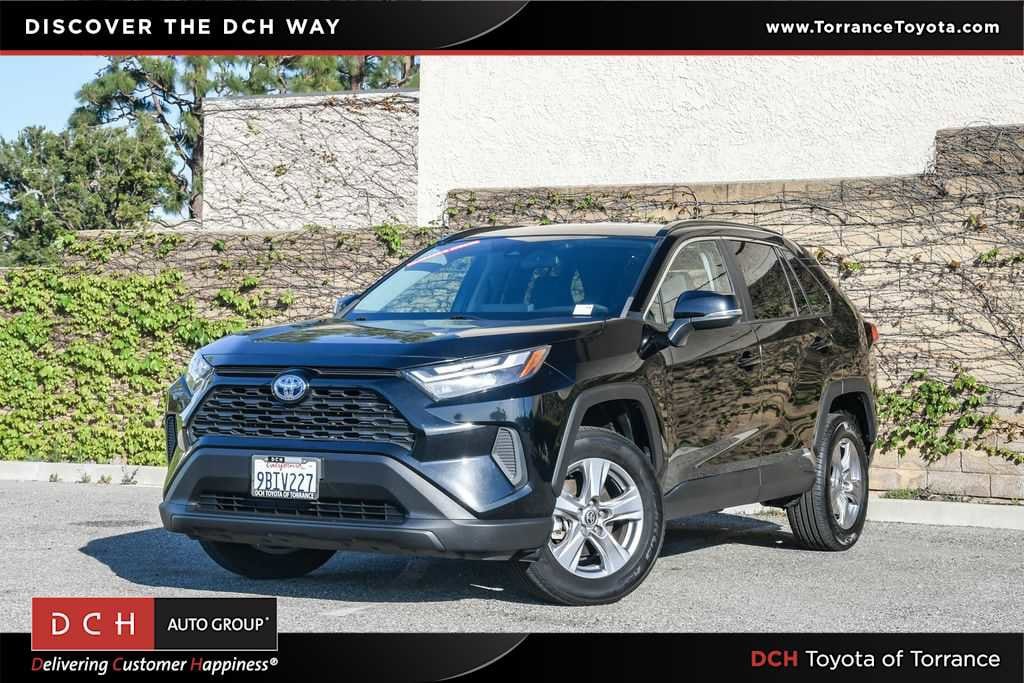 2022 Toyota RAV4 Hybrid XLE photo 1