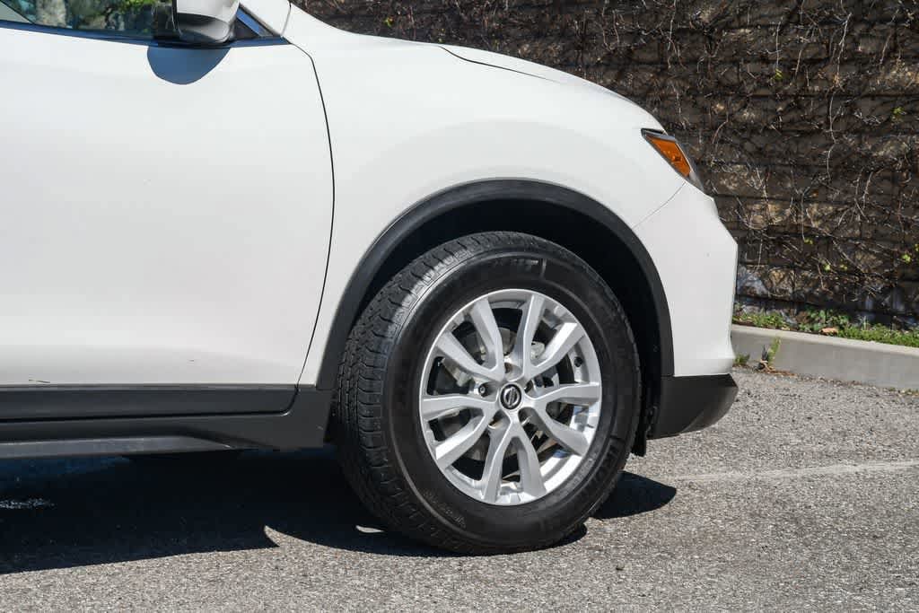 Thumbnail: 2019 Nissan Rogue - 11