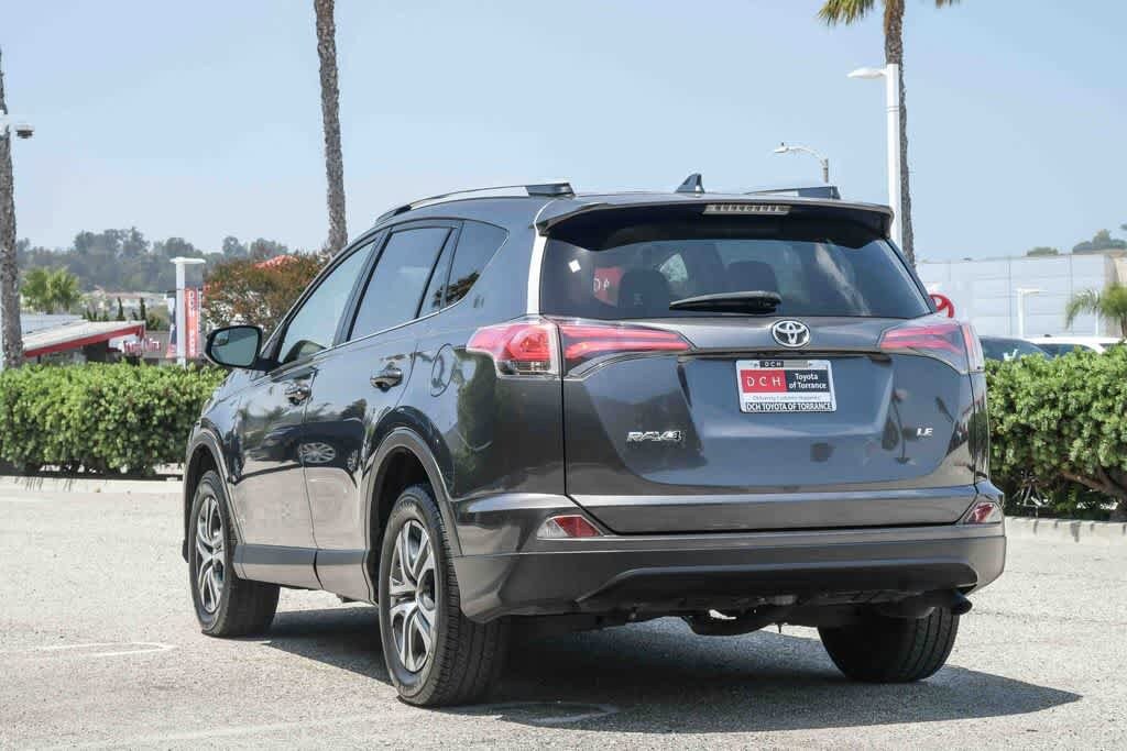 Thumbnail: 2017 Toyota RAV4 - 8