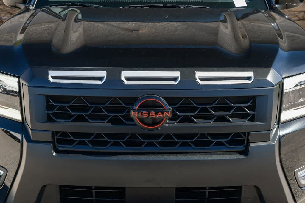 2025 Nissan Frontier PRO-X photo 4