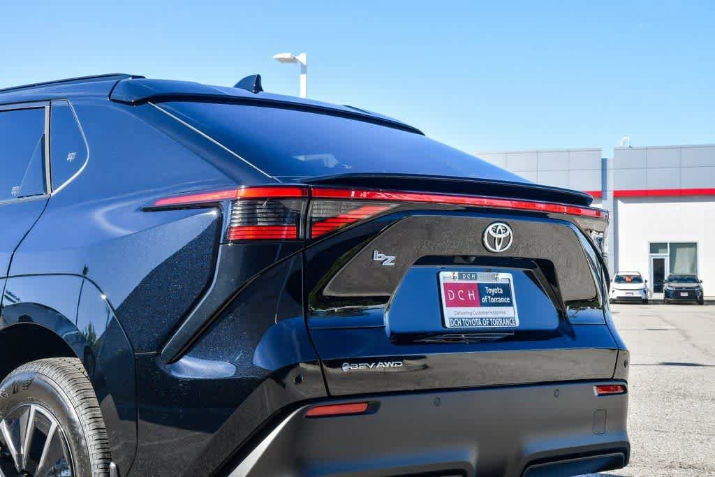 2026 Toyota bZ XLE - Photo 6