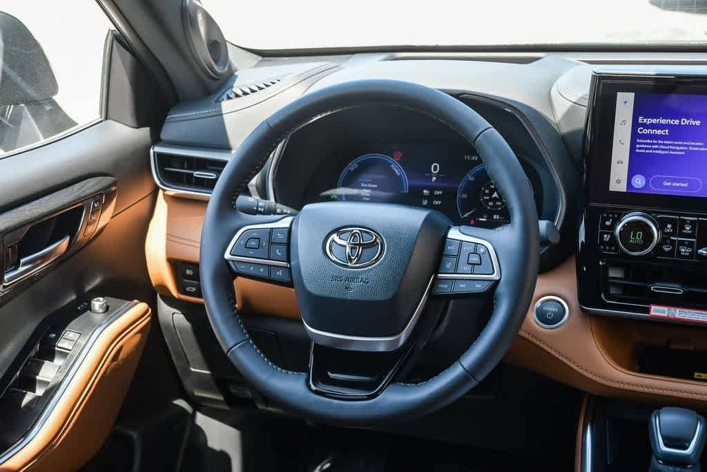 Thumbnail: 2026 Toyota Highlander - 12