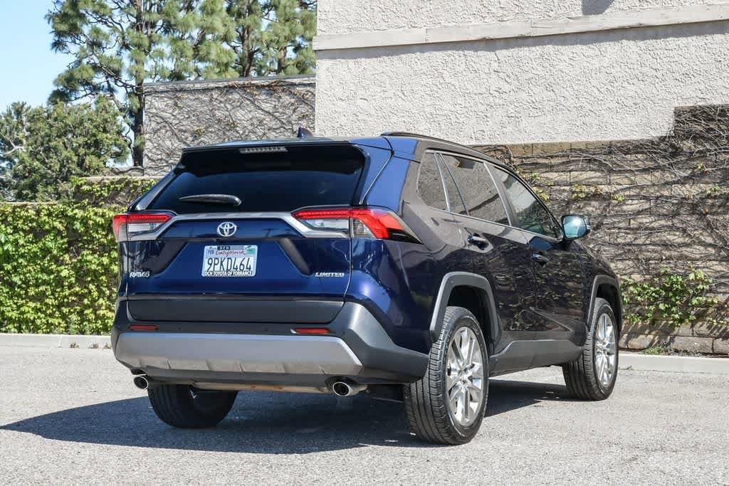 2019 Toyota RAV4 Limited photo 5