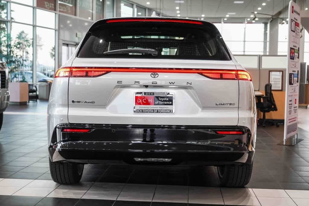 Thumbnail: 2025 Toyota Crown Signia - 7