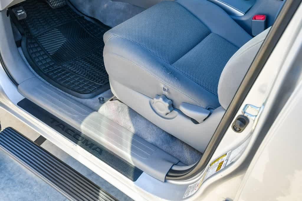 Thumbnail: 2011 Toyota Tacoma - 24