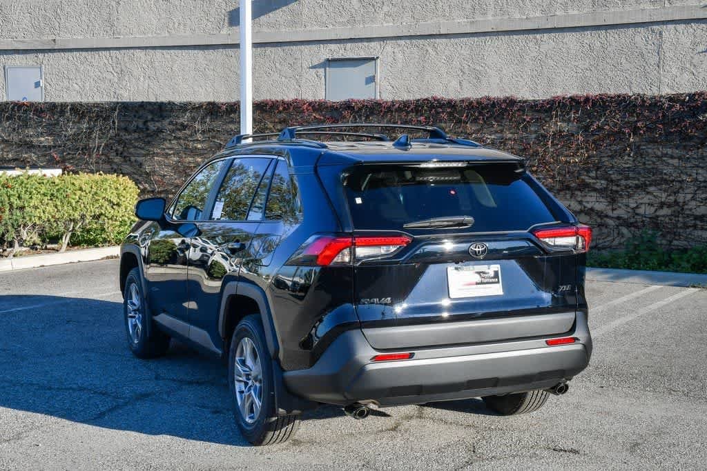 Thumbnail: 2025 Toyota RAV4 - 8