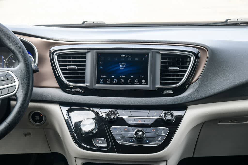Thumbnail: 2019 Chrysler Pacifica - 13