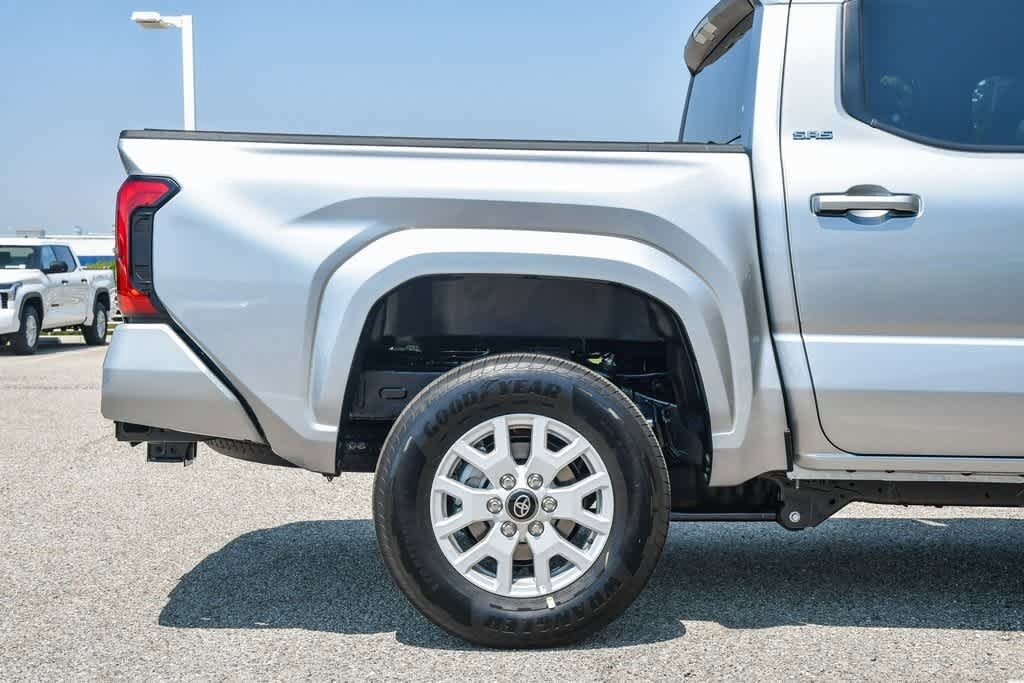 Thumbnail: 2025 Toyota Tacoma - 10