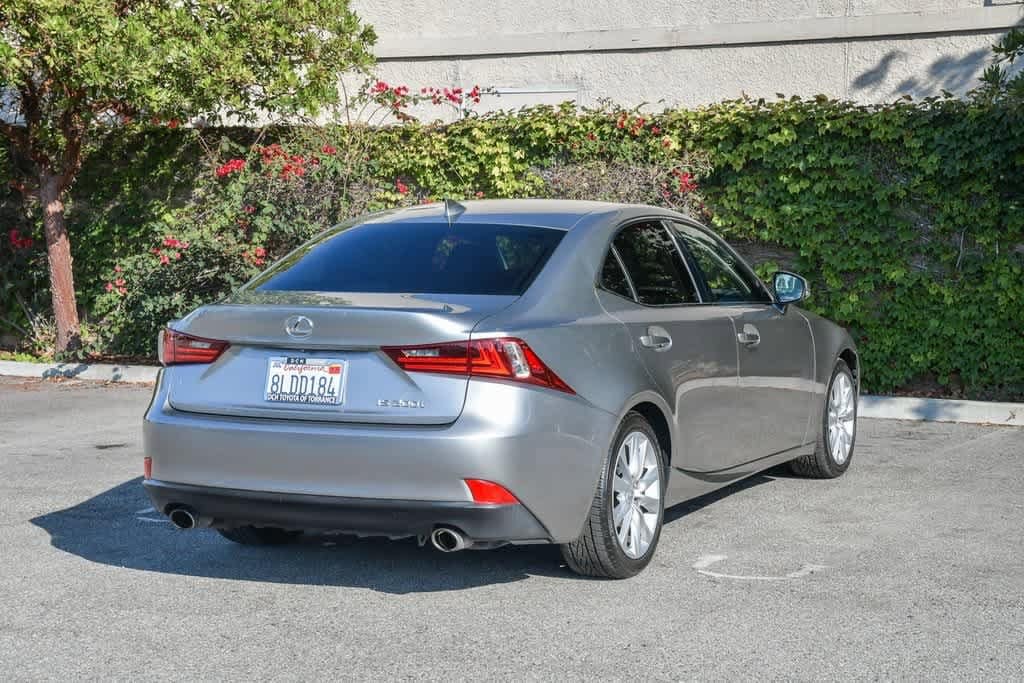 Thumbnail: 2016 Lexus IS - 6
