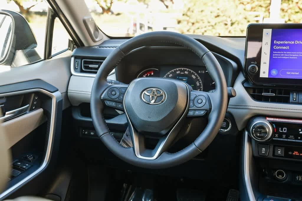 Thumbnail: 2025 Toyota RAV4 - 12