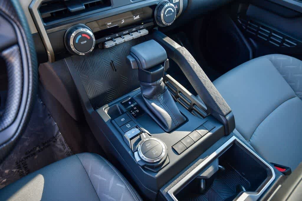 2026 Toyota Tacoma SR5 - Photo 23