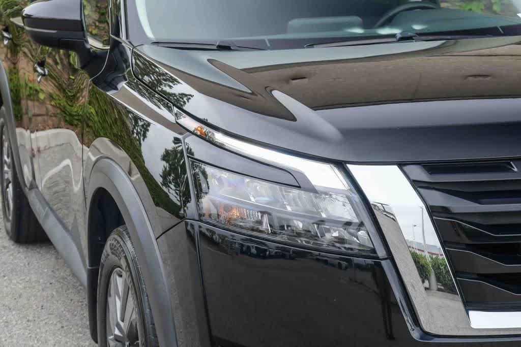 2024 Nissan Pathfinder SV photo 4