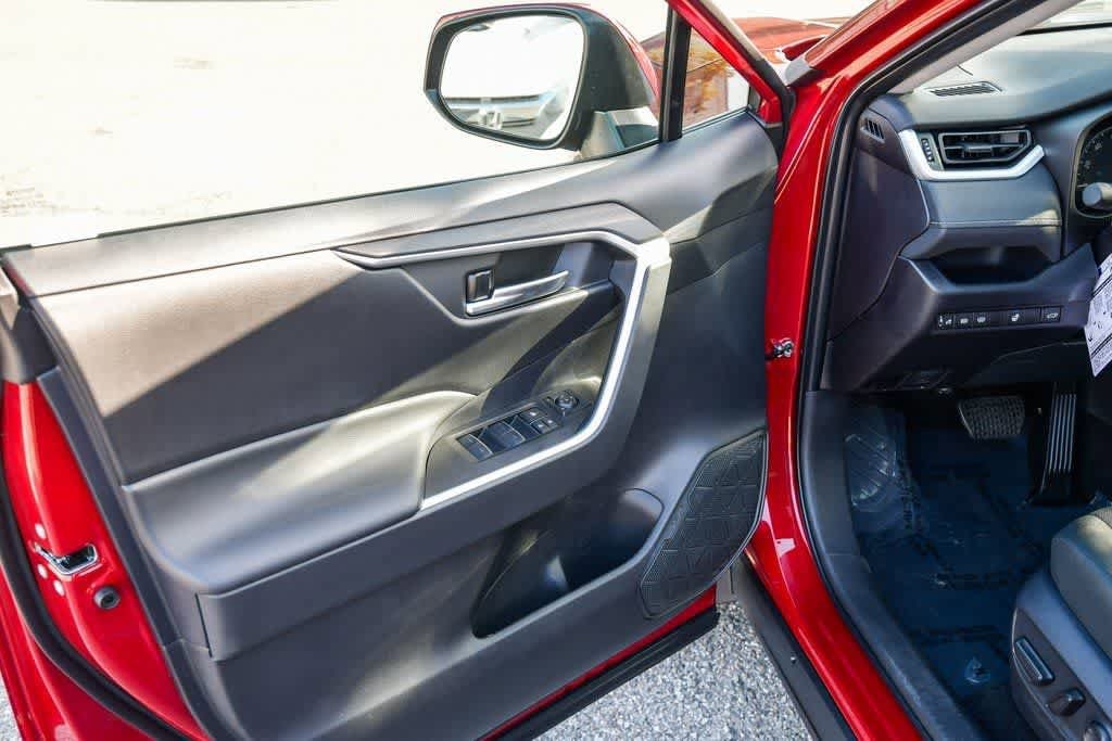 Thumbnail: 2025 Toyota RAV4 - 18