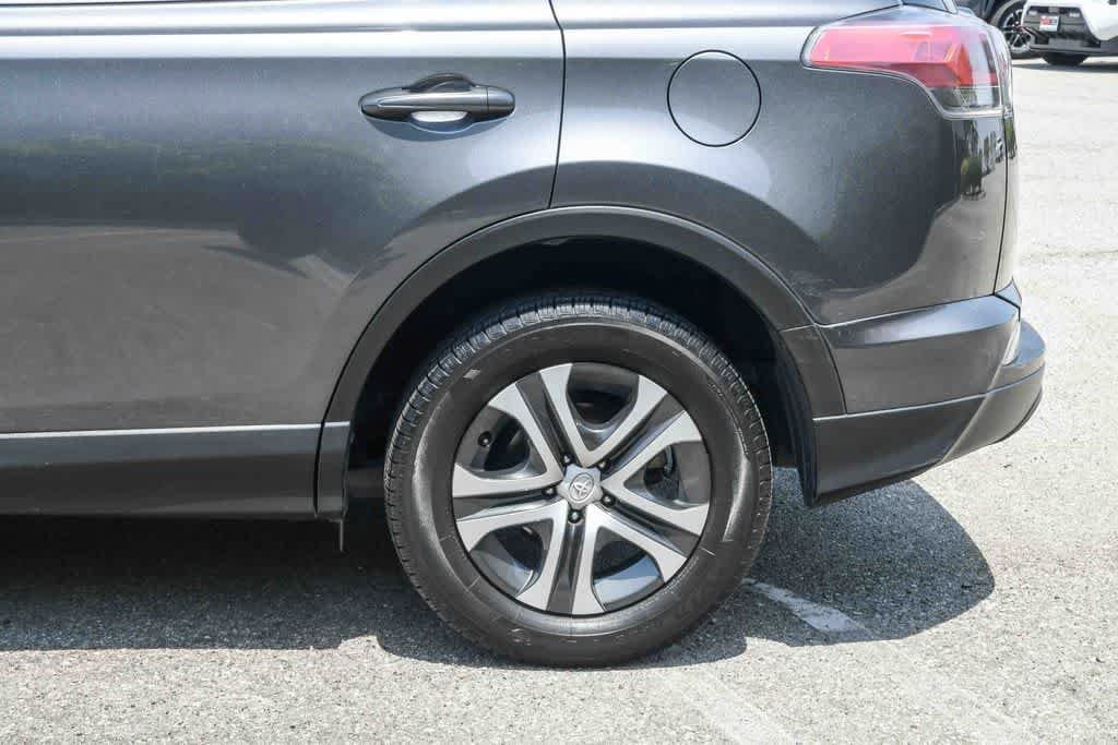 Thumbnail: 2017 Toyota RAV4 - 10