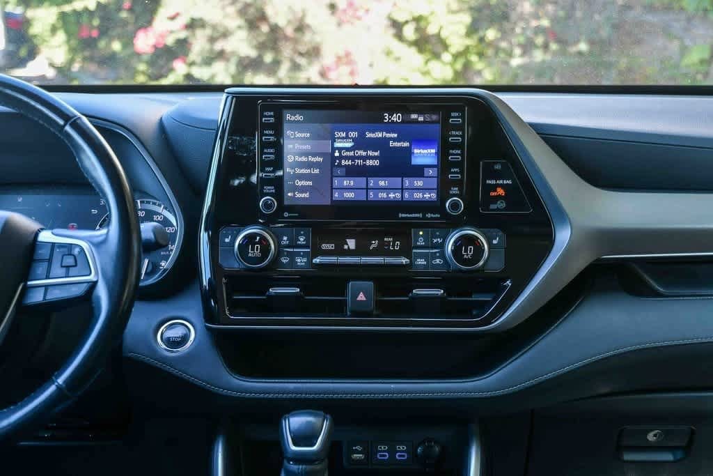 Thumbnail: 2022 Toyota Highlander - 13