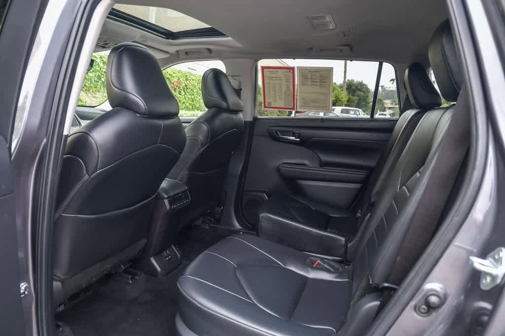 2024 Toyota Highlander XLE 19