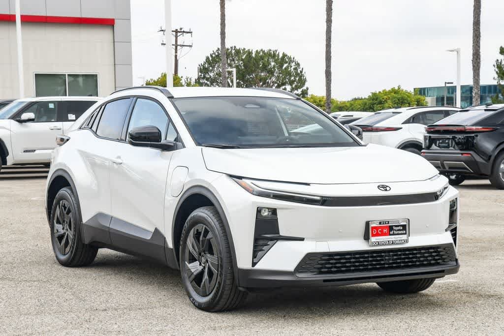 Thumbnail: 2026 Toyota C-HR - 3