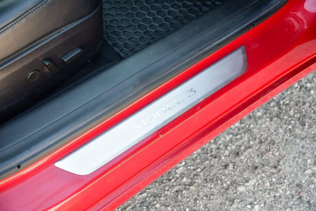 Thumbnail: 2019 Tesla Model 3 - 16