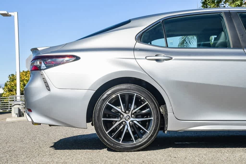 Thumbnail: 2021 Toyota Camry - 10