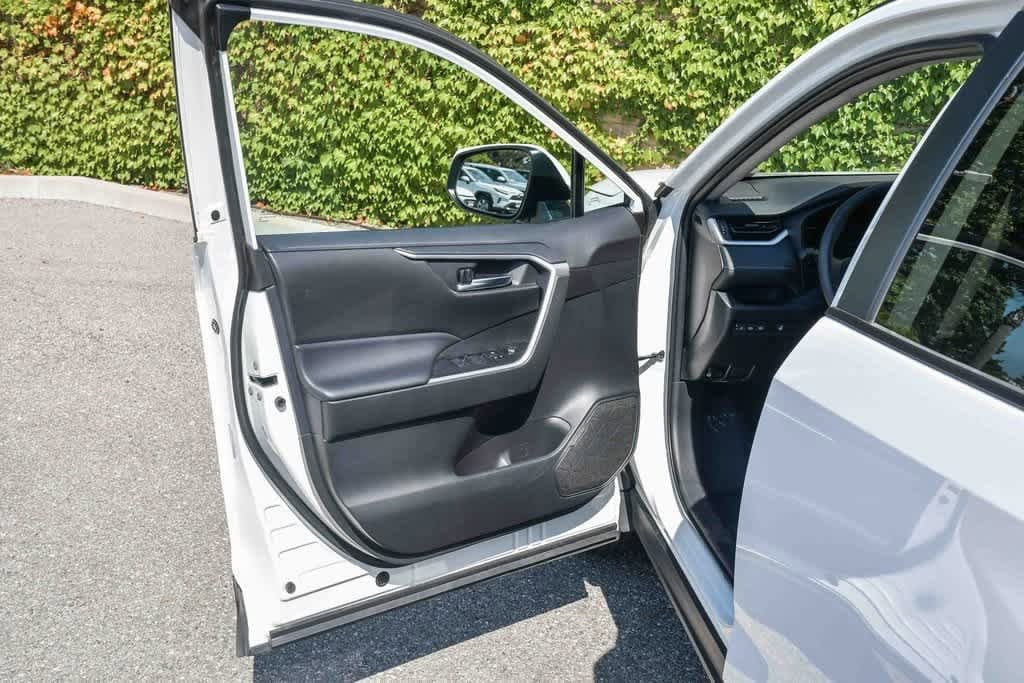 Thumbnail: 2024 Toyota RAV4 - 19