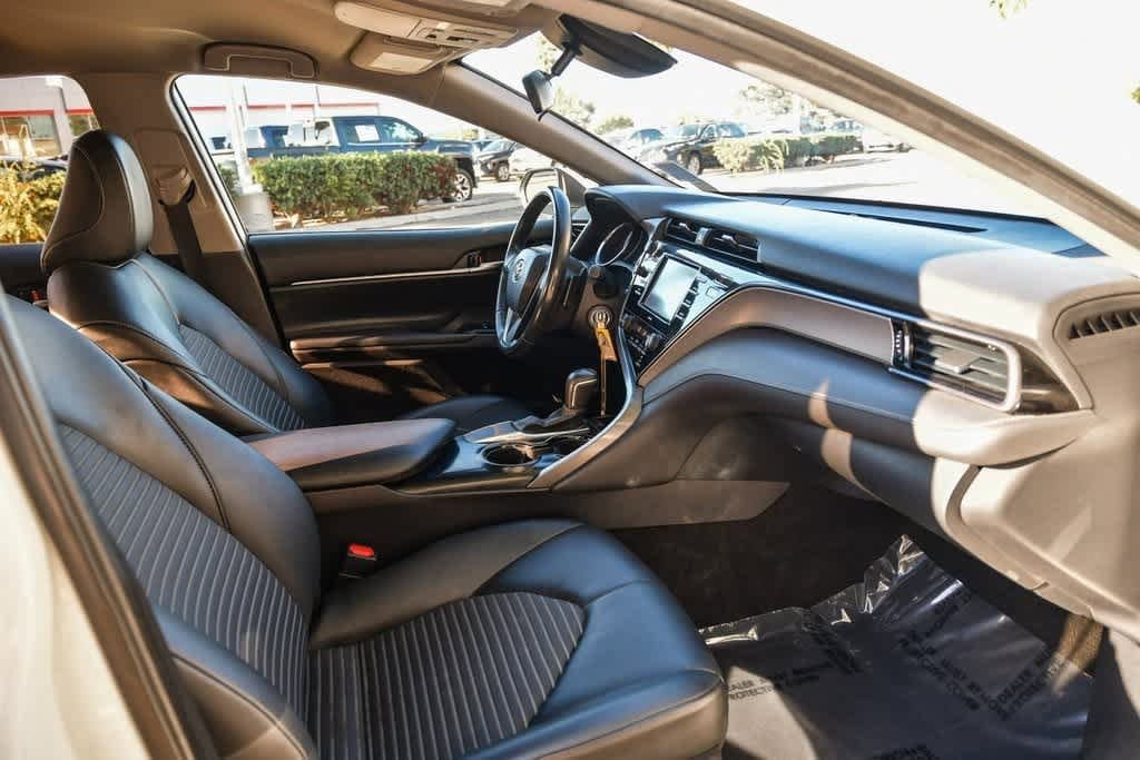 Thumbnail: 2020 Toyota Camry - 16