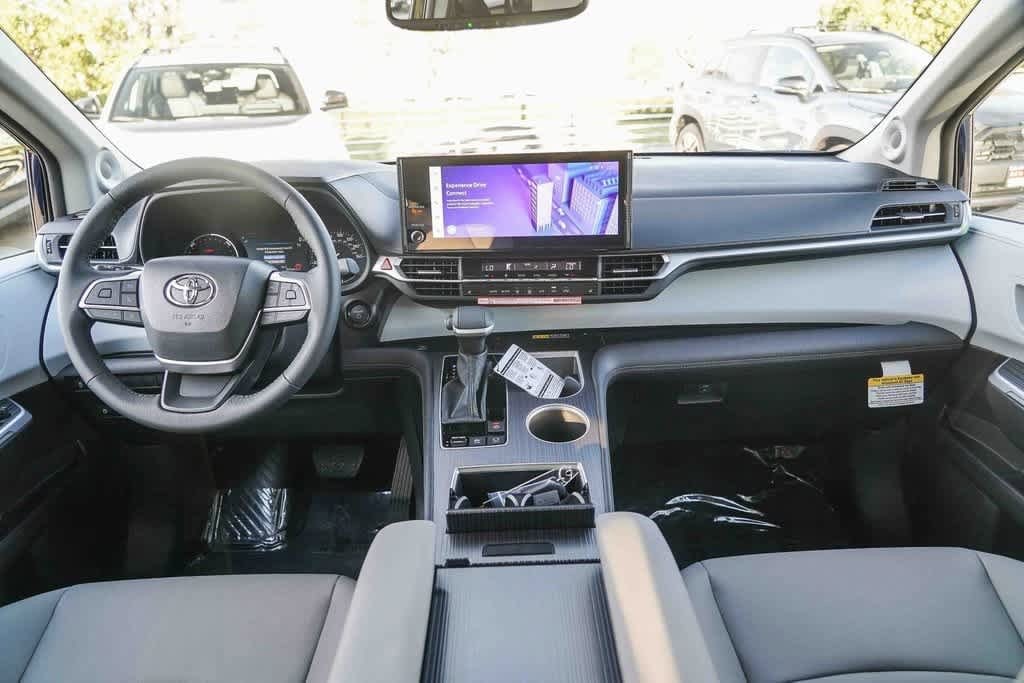 Thumbnail: 2026 Toyota Sienna - 12