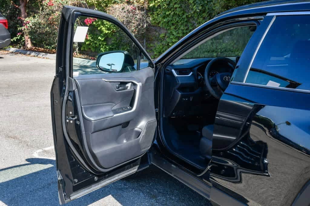 Thumbnail: 2021 Toyota RAV4 - 19