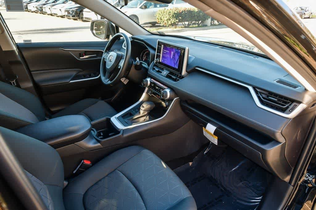 Thumbnail: 2025 Toyota RAV4 - 15