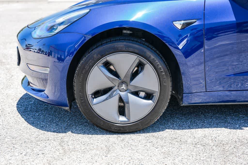 Thumbnail: 2019 Tesla Model 3 - 11