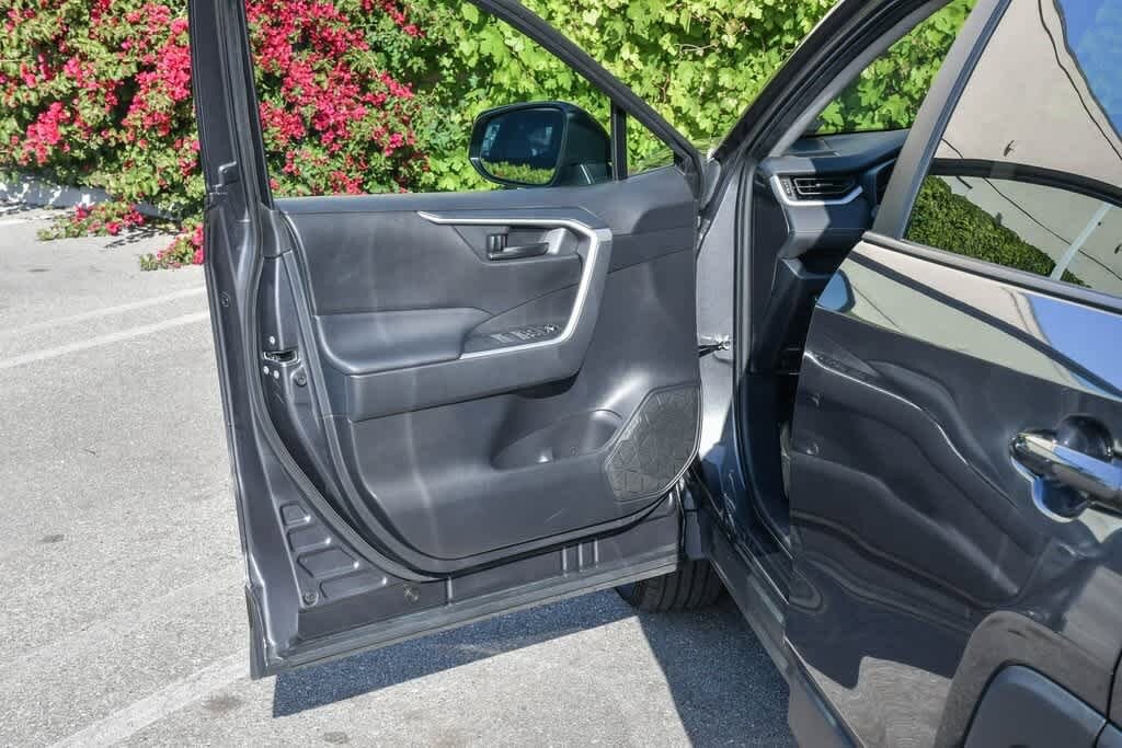 2024 Toyota RAV4 LE 19