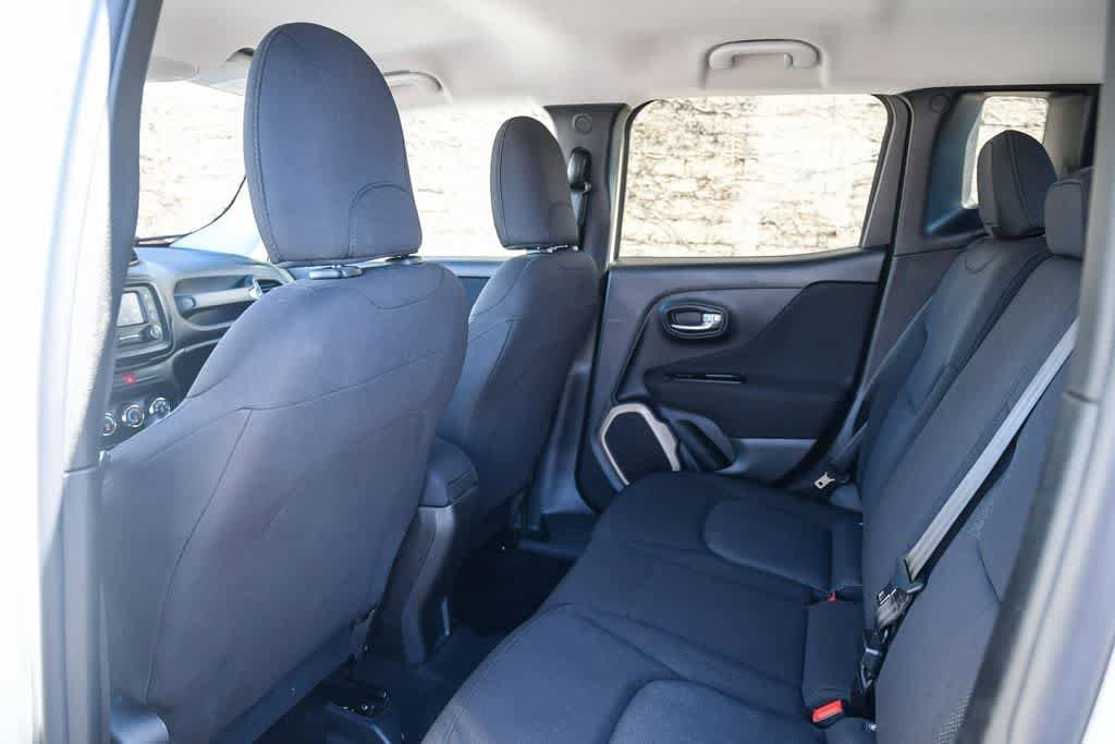 Thumbnail: 2016 Jeep Renegade - 18