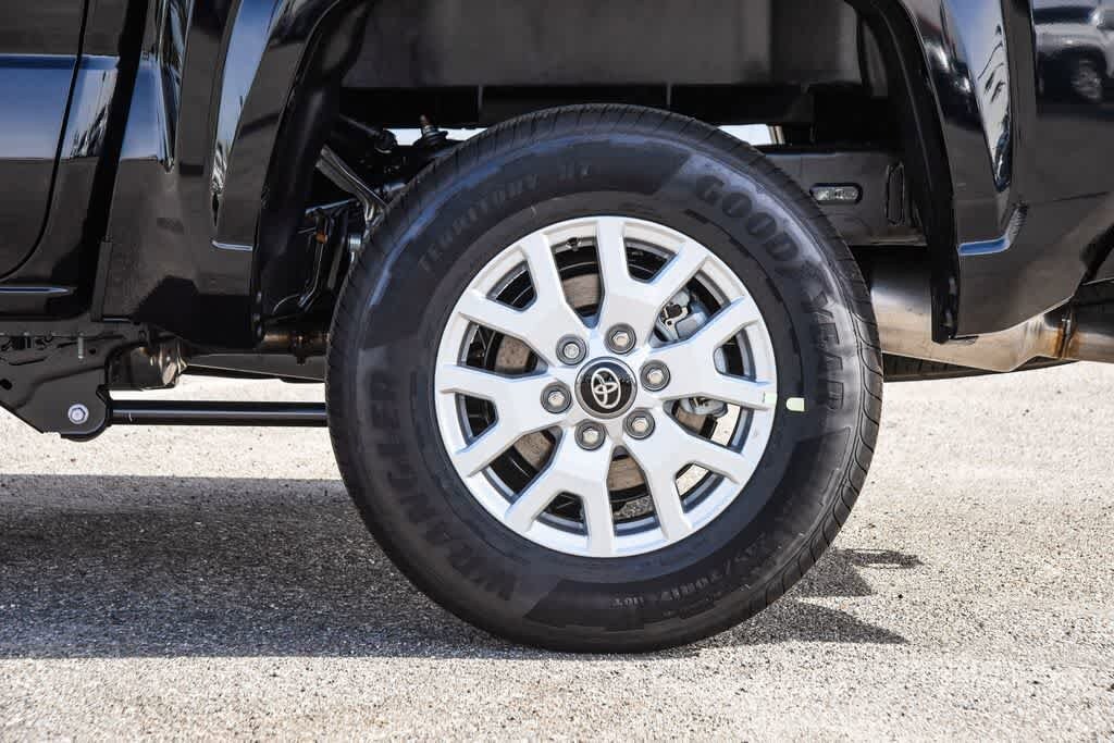 2026 Toyota Tacoma SR5 - Photo 11