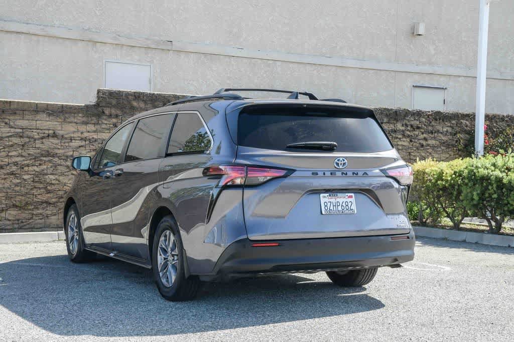 Thumbnail: 2022 Toyota Sienna - 9