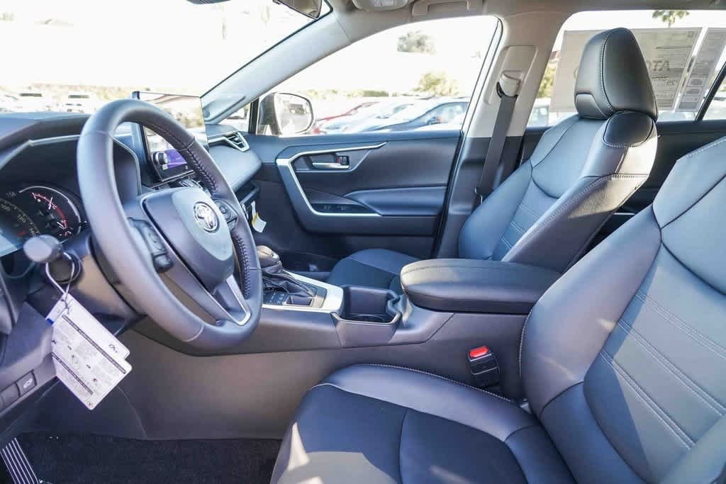 Thumbnail: 2025 Toyota RAV4 - 18