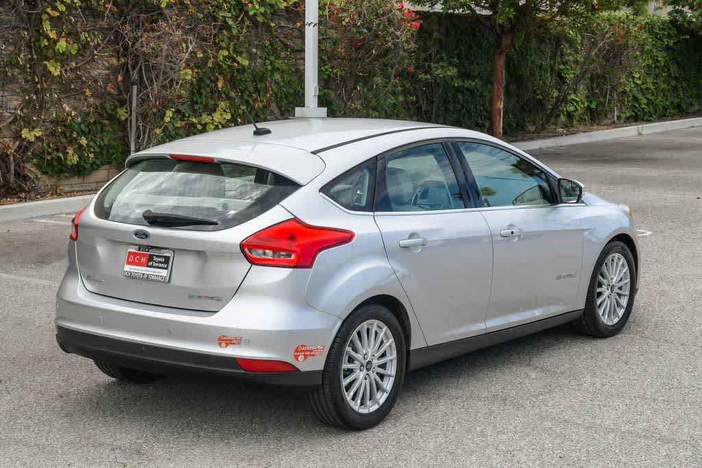 Thumbnail: 2017 Ford Focus - 9