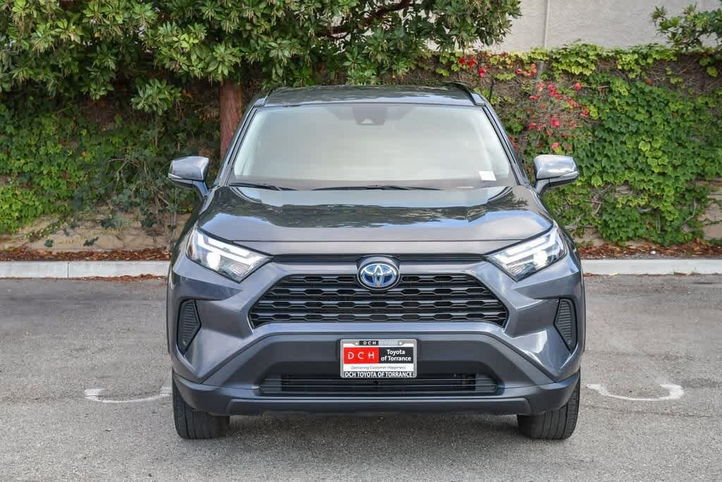 2024 Toyota RAV4 Hybrid XLE photo 2