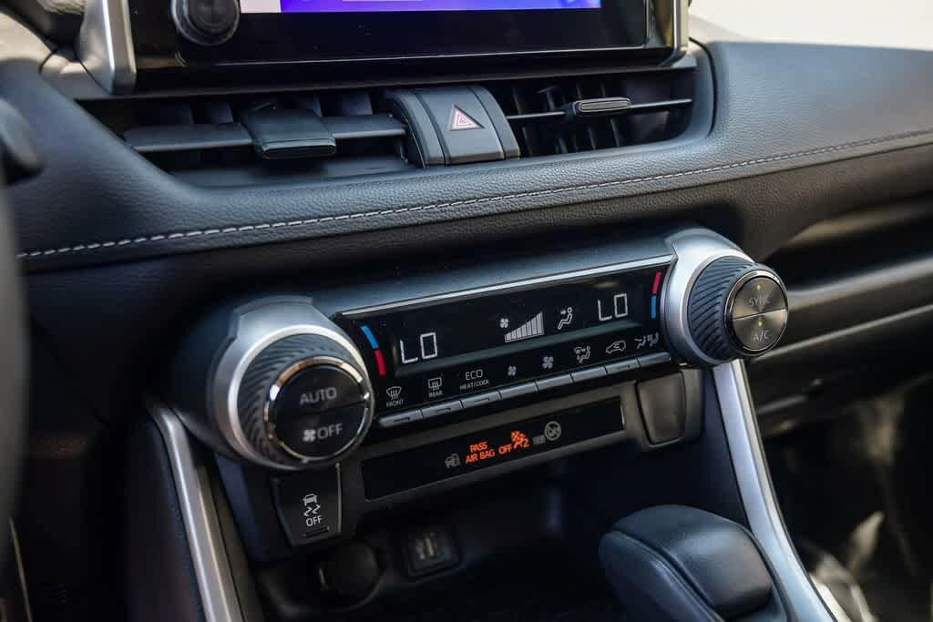 Thumbnail: 2023 Toyota RAV4 - 21