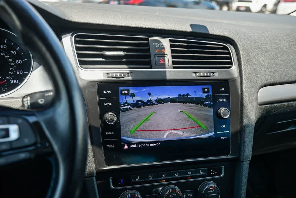 Thumbnail: 2019 Volkswagen e-Golf - 22