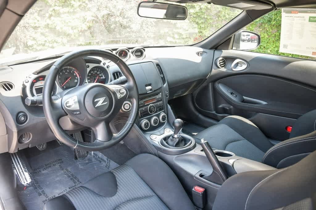 Thumbnail: 2010 Nissan Z - 26
