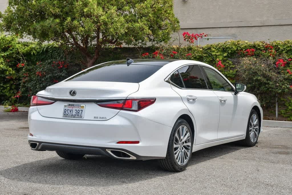 Thumbnail: 2020 Lexus ES - 6