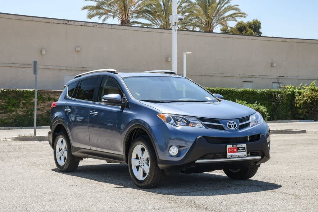 Thumbnail: 2013 Toyota RAV4 - 3