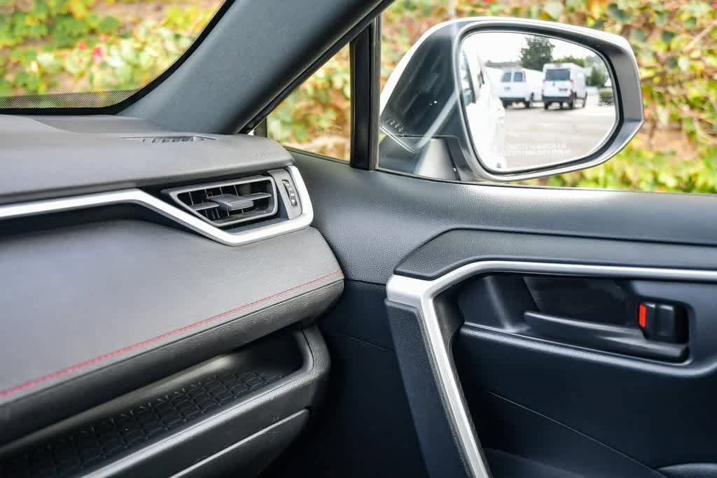 Thumbnail: 2021 Toyota RAV4 - 28