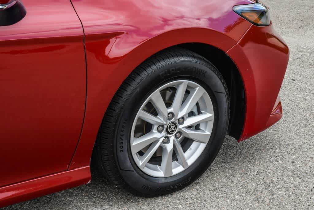 2025 Toyota Camry LE - Photo 11