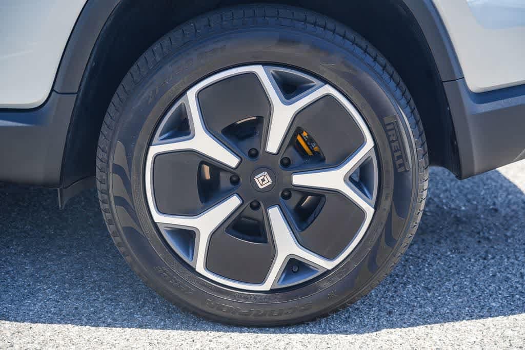 Thumbnail: 2023 Rivian R1T - 10